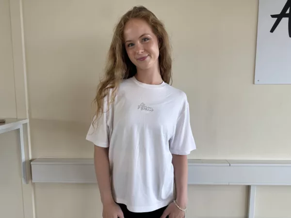 IMG_0665 Oversize T-Shirt - Hvid m. Rhinsten